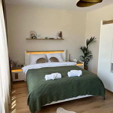 Town Centre Apartment *